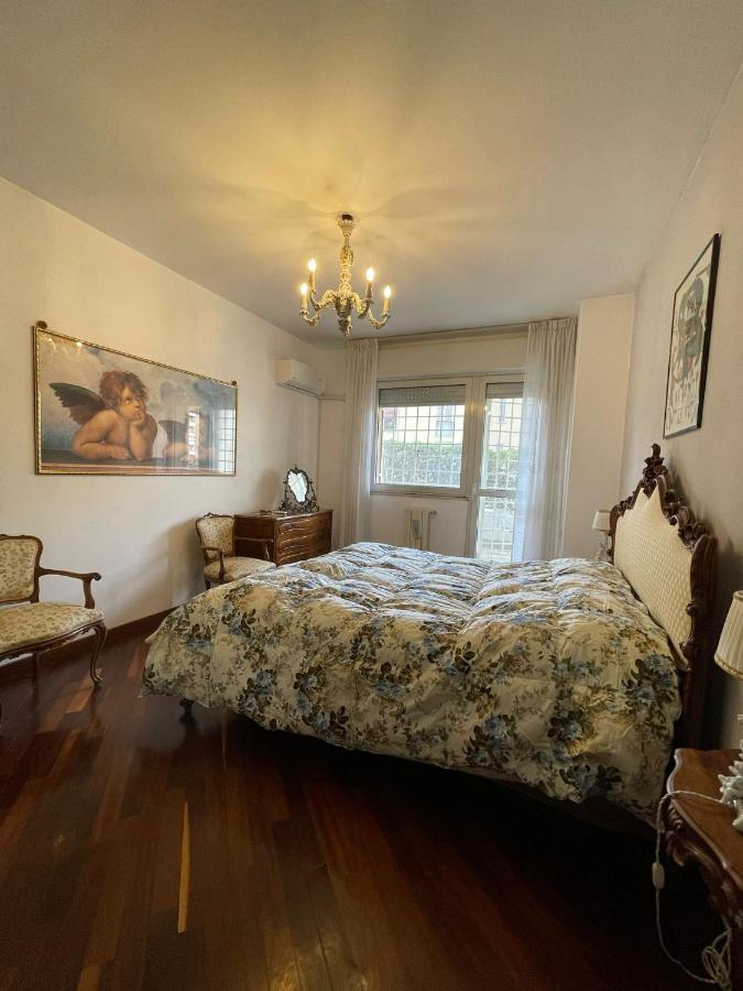 Stanza Classica Eur Tintoretto Bed and breakfast