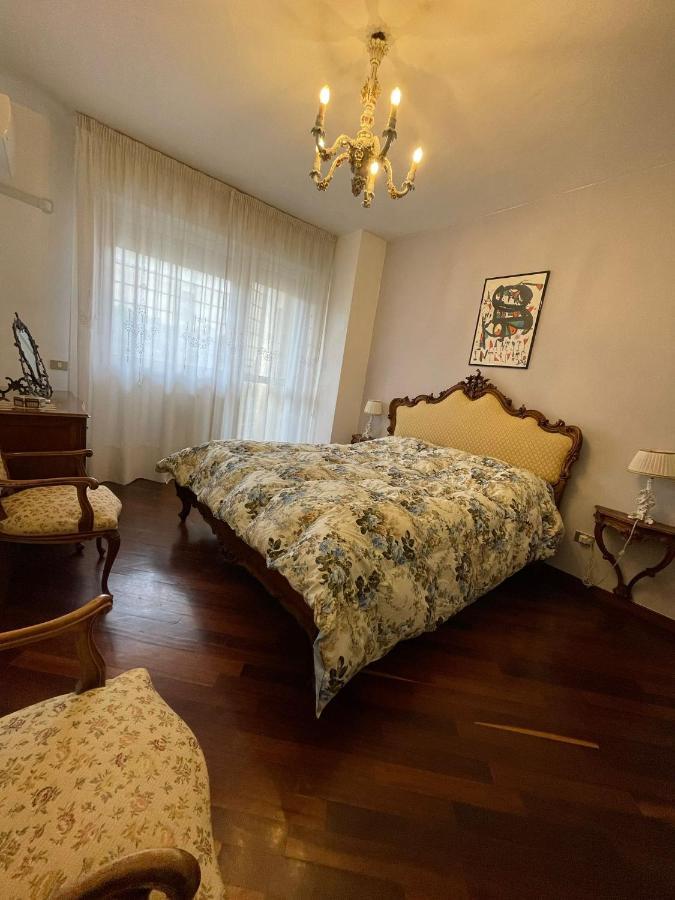 Bed and breakfast Stanza Classica Eur Tintoretto Roma